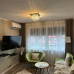 דירה Maria With Sauna *